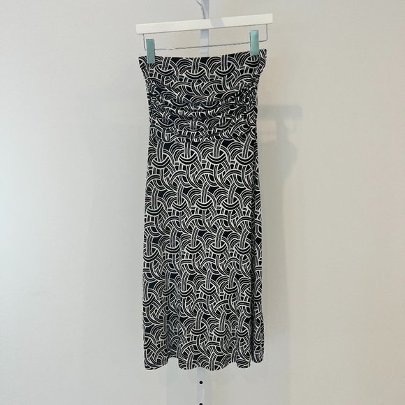 FOREVER 21 BLACK AND WHITE STRAPLESS DRESS SIZE SMALL - Picture 1 of 5